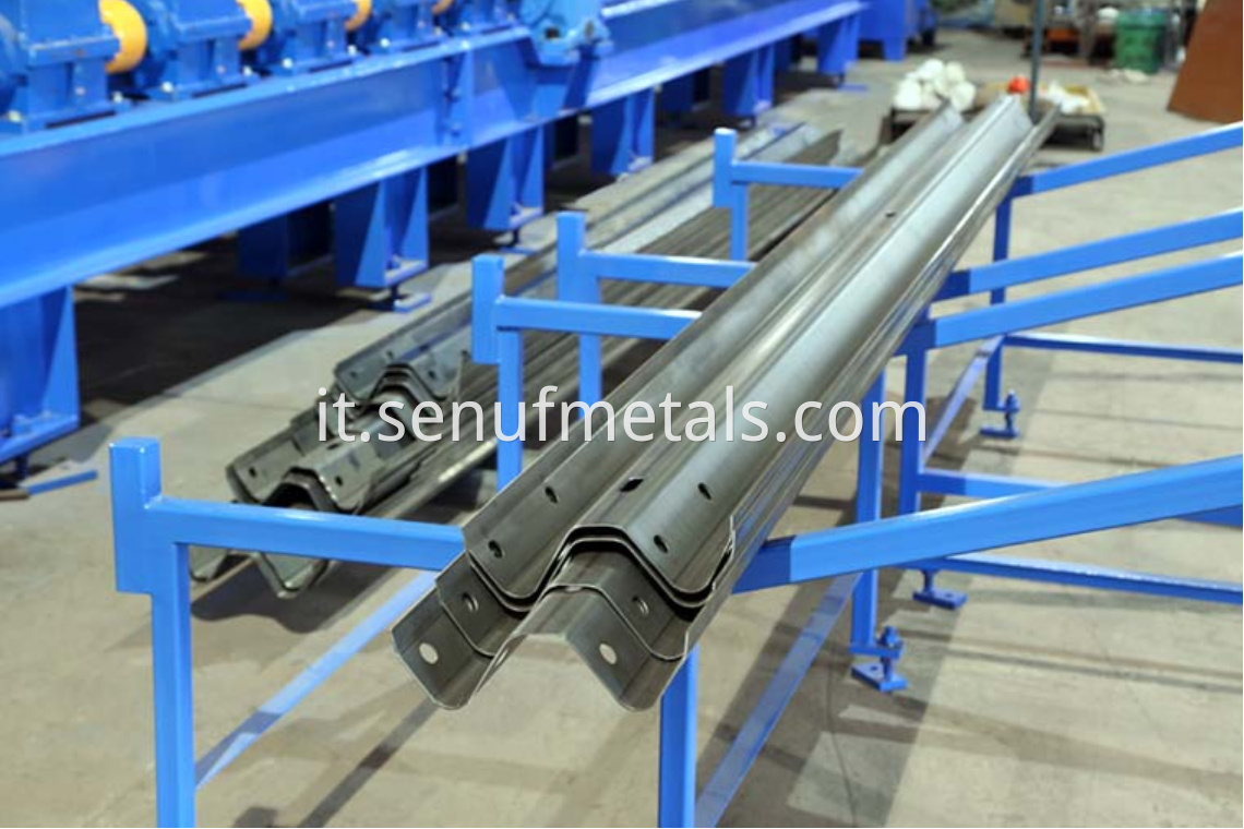 highway guardrail forming machine exit rack (2)